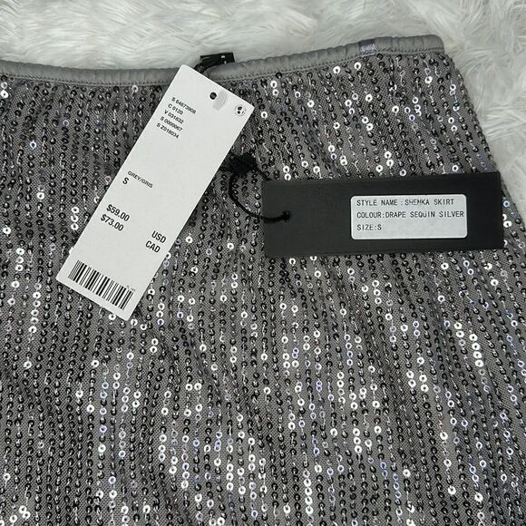 NWT Urban Outfitters/Motel Sparkly Sequin Mini Skirt in Silver Size Small - Picture 2 of 7